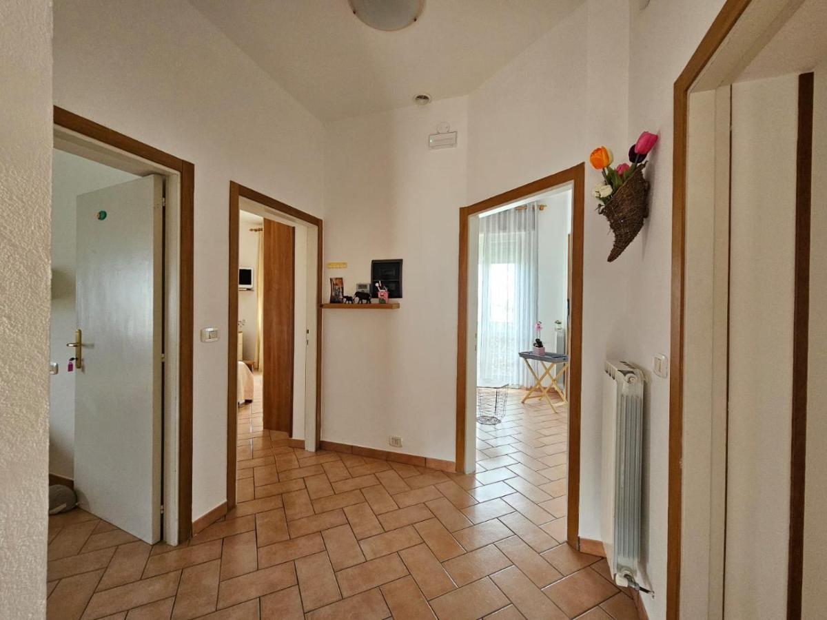Limigiano Delizioso Appartamento Collinare מראה חיצוני תמונה